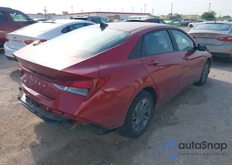 2024 Hyundai Elantra Sel z USA, uszkodzony, nr VIN KMHLM4DG8RU654889
